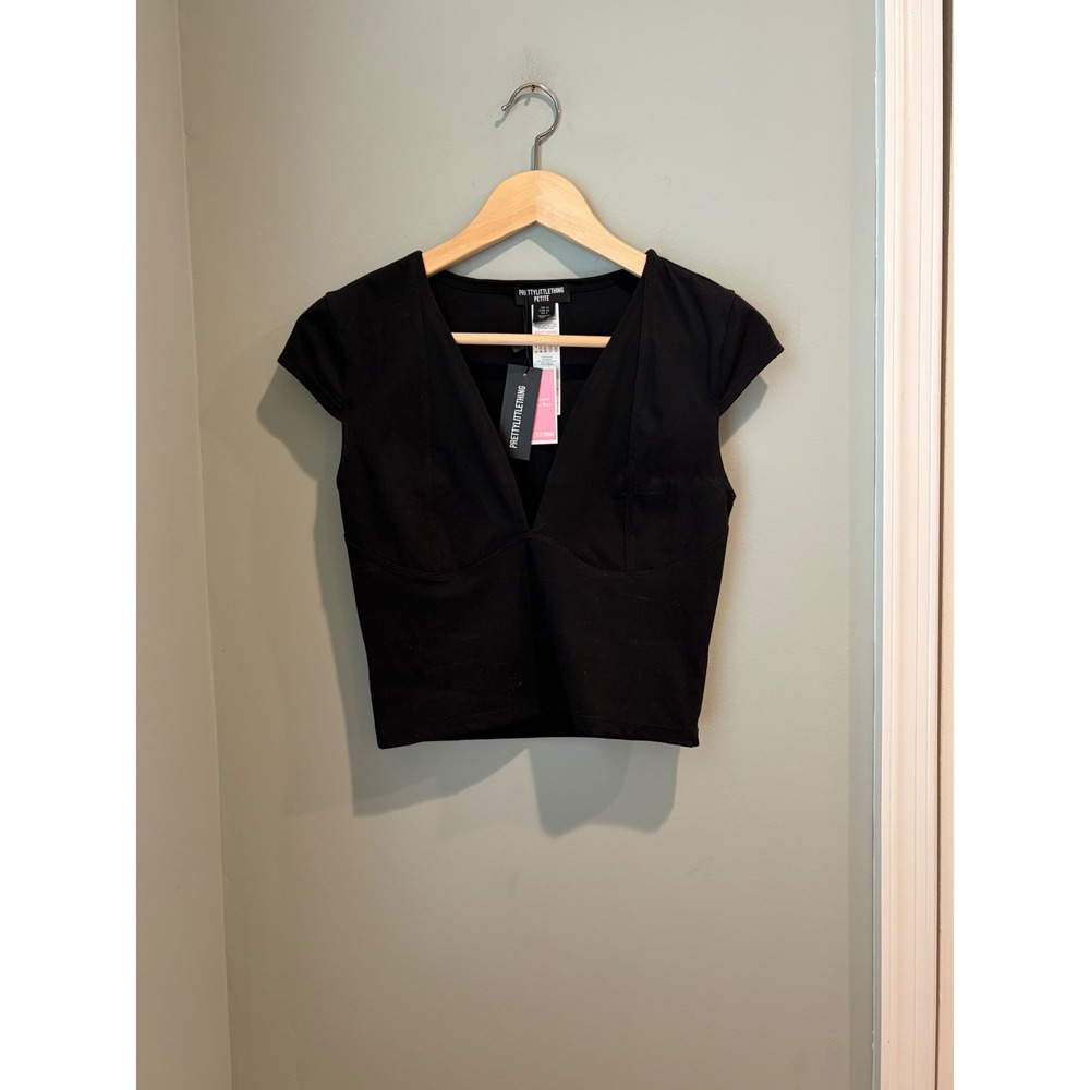 PrettyLittleThing Petite Black Contour Sculpt V Neck Crop Top Size 6 NWT